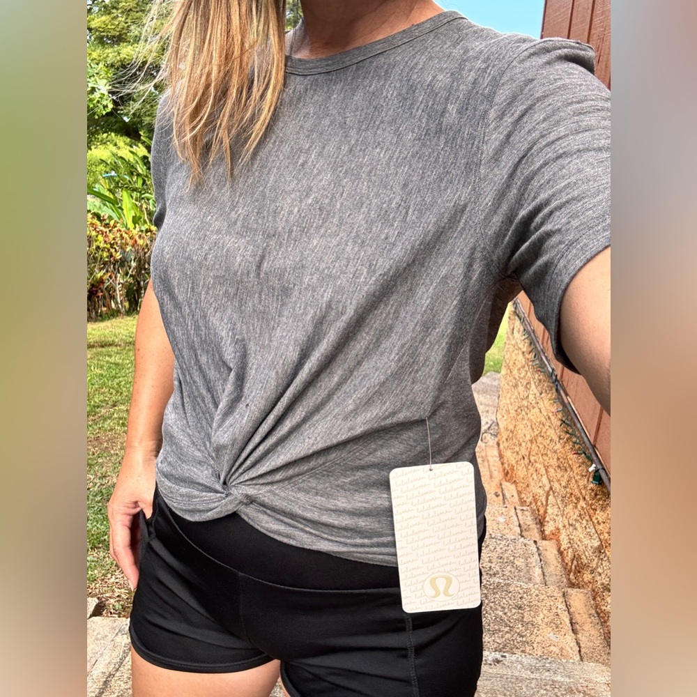 NWT Lululemon Crescent Tee *Silver
Heathered Black, Women’s size 4